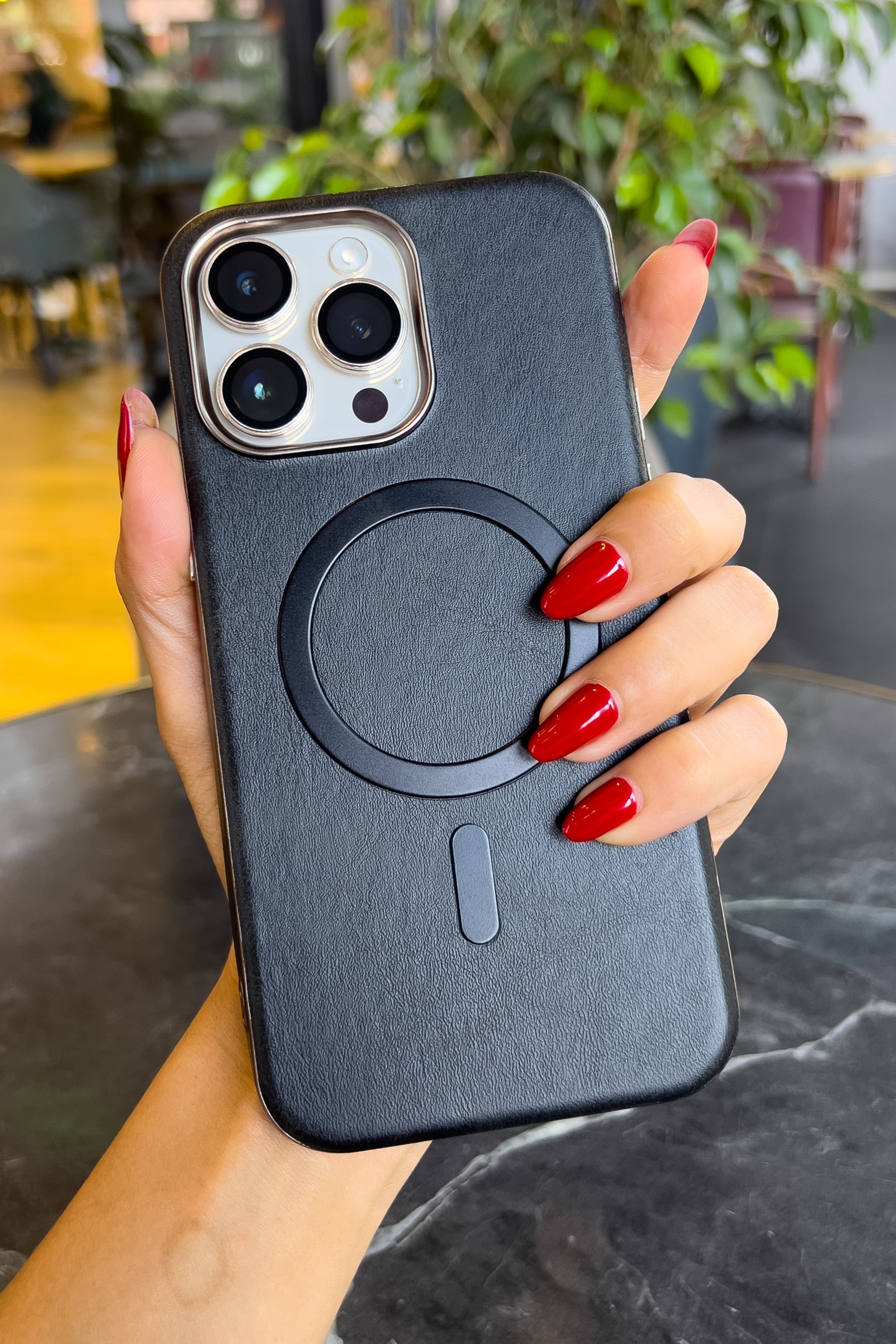 Luxe Black