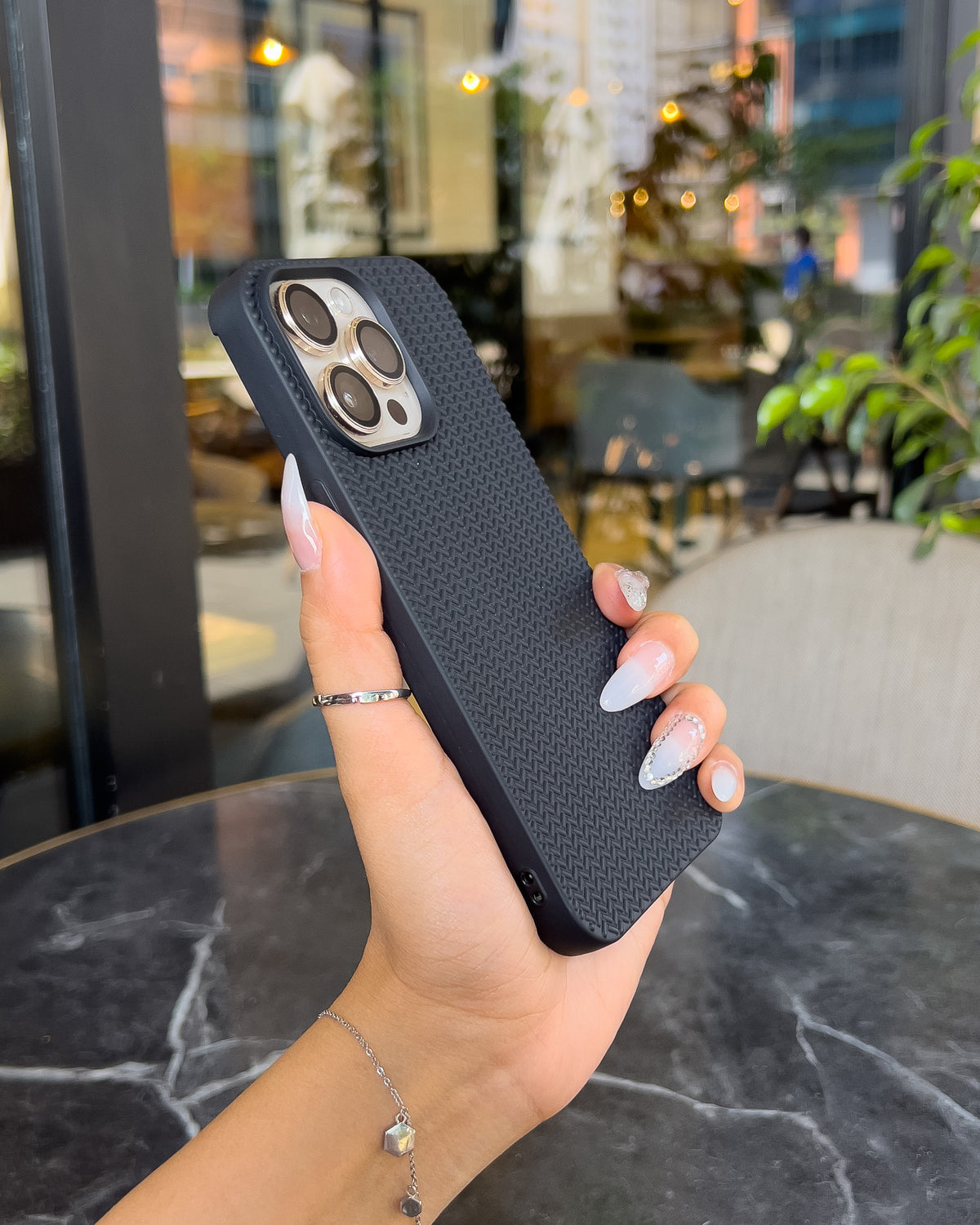 Weave Texture flexible silicone iPhone case with embossed weave in black β TOKFO